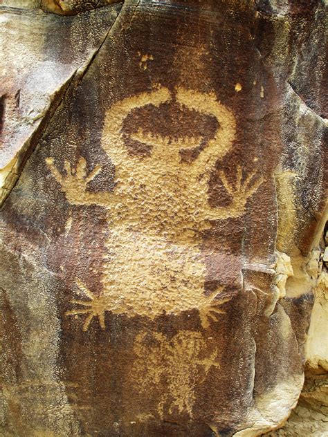 Petroglyph In Wyoming Petroglyphs Art Ancient Drawings Ancient Art