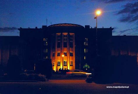Urząd Miasta wieczorem w Sosnowcu - zdjęcie 713/763