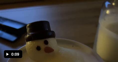 Marshmallow Farting Chocolate Snowman 9GAG