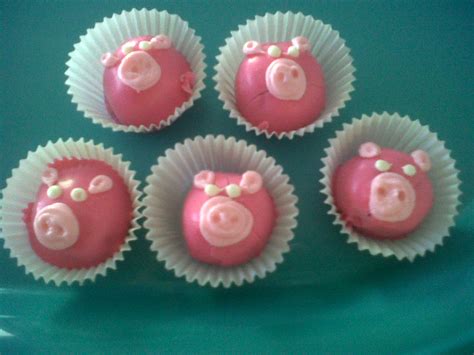 Jaymes Cakes Piggy Cake Pops