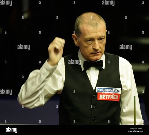 Steve Davis At The World Snooker Stock Photo Alamy