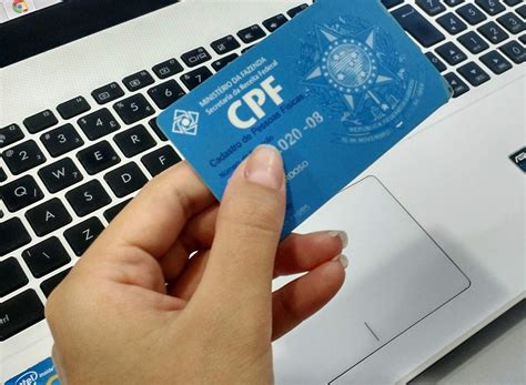 Hoje em dia é muito importantes estamos sempre atentos em relação ao nosso nome junto ao mercado e comércio, nada pior do que tentar fazer uma compra e descobrir da pior maneira alguma. Aprenda como regularizar o CPF online no site da Receita ...