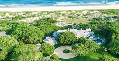 Oceanfront Estate In One Of The Hamptons Most Coveted Enclaves Asks