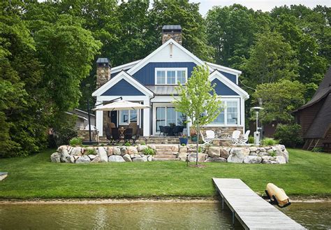 Hickory Hill Cozy Lake Cottage Beach Style Exterior