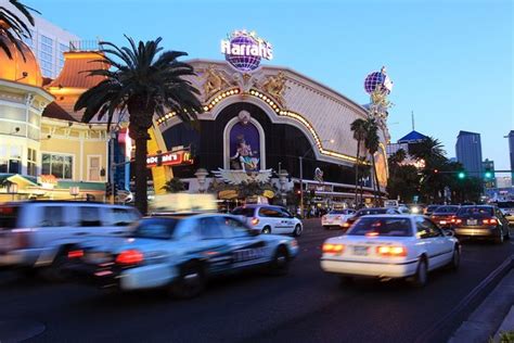 Nightclubs For The Over 40 Crowd In Vegas Getaway Usa