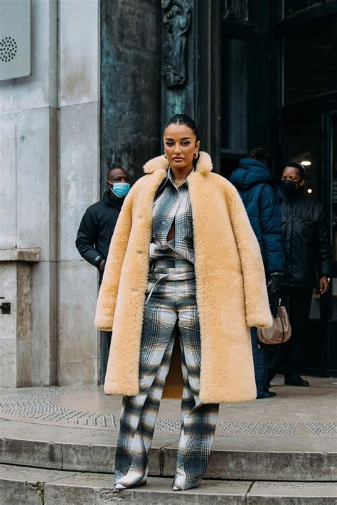 Street Style The Best Looks From Paris Fashion Week Fall Winter Vogue France Cool