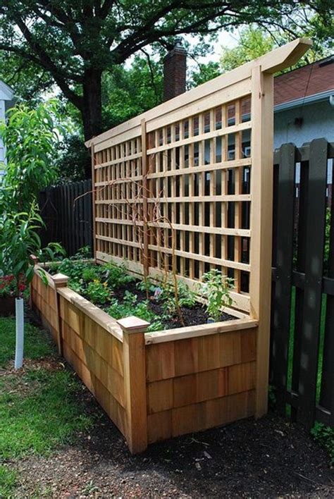 It's half container gardening and half raised bed gardening. 40 Creative Garden Fence Decoration Ideas | Backyard ideas ...