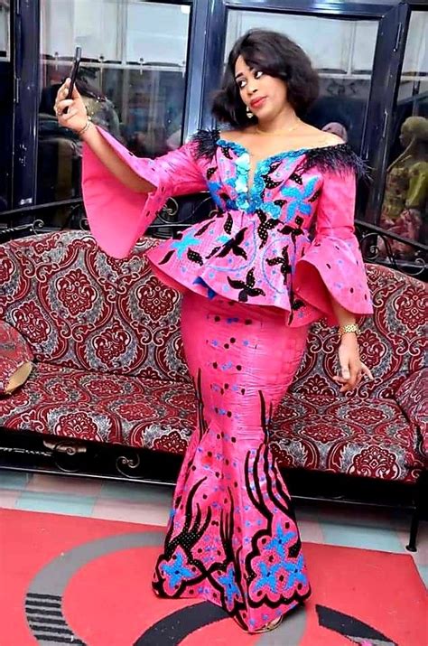 Model bazin riche brodé femme. Épinglé par Merry Loum sur Sénégalaise en 2019 | Mode africaine robe, Robe africaine et Mode ...