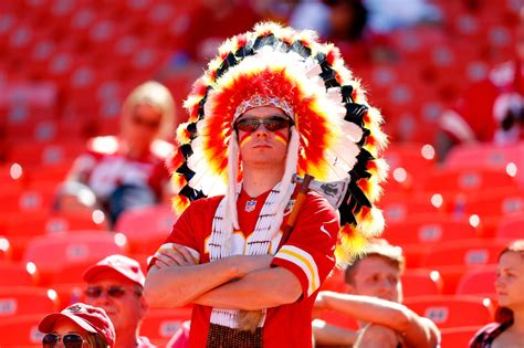 Kansas City Chiefs Ban Headdresses Facepaint And Will Reconsider