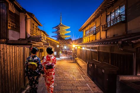 Between Geishas And Gion Bars In Kyoto Japan´s Former Capital