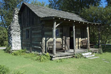 Pin By Anthony Eversole On Vintage Cabins Rustic Cabin