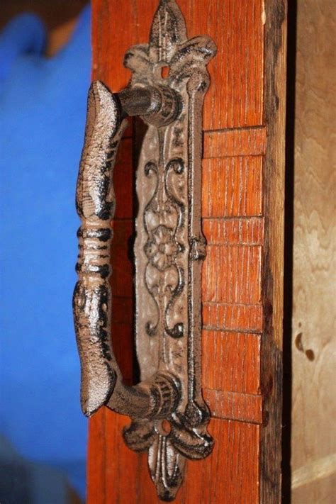 These are ornate cast iron fleur de lys styled handles in five different finishes. French Victorian Fleur De Lis Cabinet Pull, Solid Cast ...
