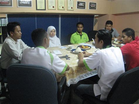 Laporan yang dikeluarkan semalam berkenaan dengan pesanan untuk barangan perkilangan berat yang direka untuk bertahan. Mesyuarat Bersama Pihak PKD Petaling berkenaan Kesihatan ...