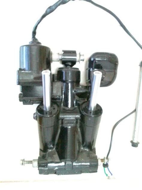 Find Suzuki 4 Stroke 140hp Outboard Df140 Tilt And Trim Unit Assembly