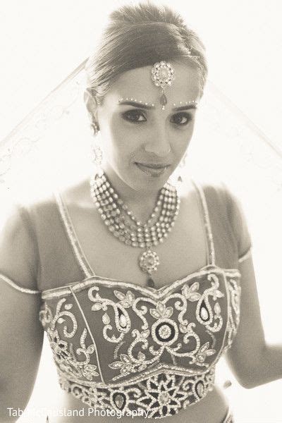Getting Ready Maharaniweddings Com Gallery Photo Desi Wedding Indian Bride