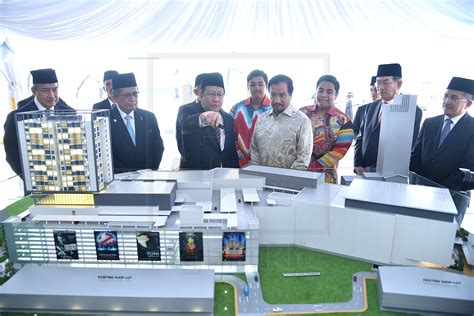 Bila datang bercuti semestinya pelancong akan mencari tempat untuk membeli belah, disini terdapat beberapa. Pusat Membeli-Belah Sogo Di Mayang Mall - Teganukita.net