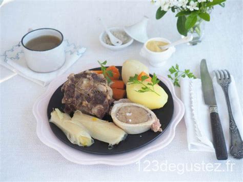 Queue de bœuf en pot au feu