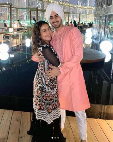 Happy Birthday Neha Kakkars Romantic Pictures With Her Husband Rohanpreet Go Viral Pics