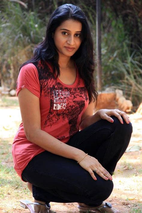 Side Actress Meena Kumari Spicy Photos