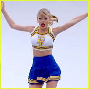 Taylor Swift Debuts Shake It Off Music Video Watch Now Music Music Video Taylor Swift