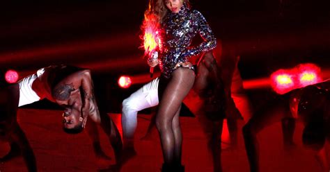 Vmas 2014 Winners Beyonce Dominates Mtvs Big Night Rolling Stone