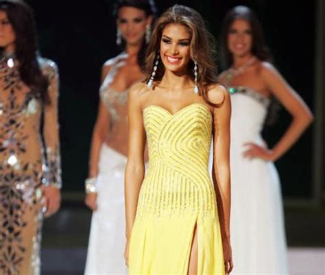 Dayana Mendoza Miss Venezuela En Su Desfile En Traje De Gala La Noche Final Del Miss Universe