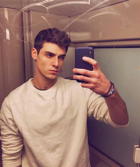 Pin By Brett Byars On Ng L C Guy Selfies Instagram Men Selfie Poses