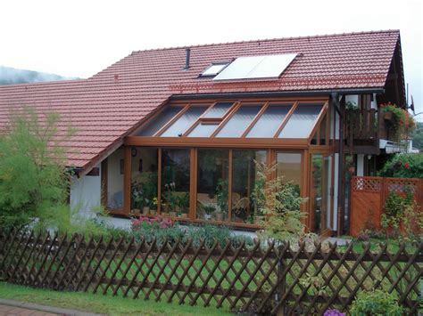 Check spelling or type a new query. Wintergarten an Hausform angepasst