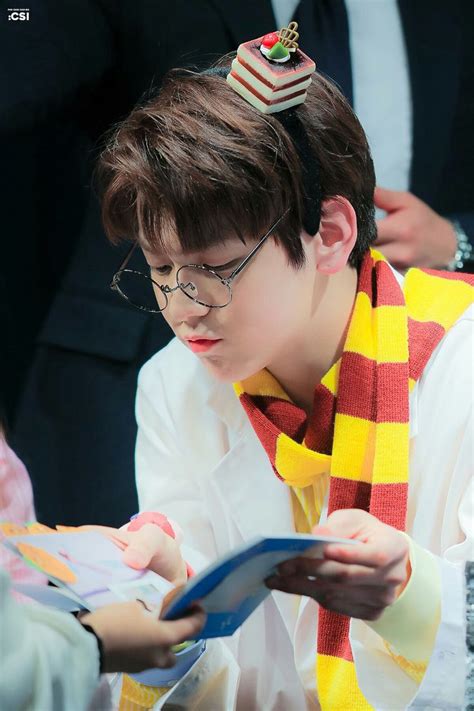 5'5''(in feet & inches) 1.651(m) 165.1(cm). TXT Soobin