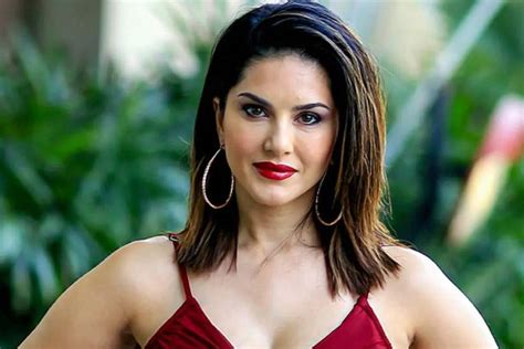 Sunny Leone Sunny Leone To Donate Percent Of Cosmetic Brands Earnings For Turkey Syria