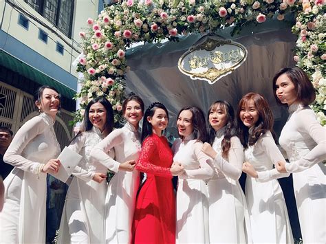 Và những hình ảnh đầu tiên trong ngày vui hôm nay cũng đã được tiết lộ. Đám cưới Trường Giang- Nhã Phương thu hút công chúng - Báo ...