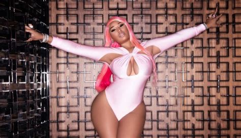 Nicki Minajs Super Freaky Girl Tops At No 1 On Billboards 100 List