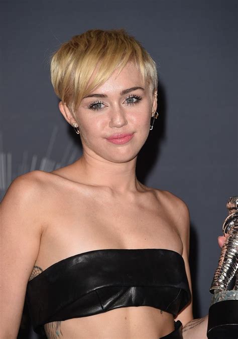 Miley Cyrus Photostream | Miley, Miley cyrus, Mtv video music award