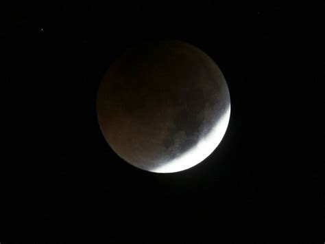 Hal ini jelas akan membuat bulan tampak. Gerhana Bulan Total | Foto Dan Video | Bola80