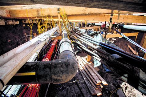 The Network Of Pipes Under Manhattans Streets The New York Times