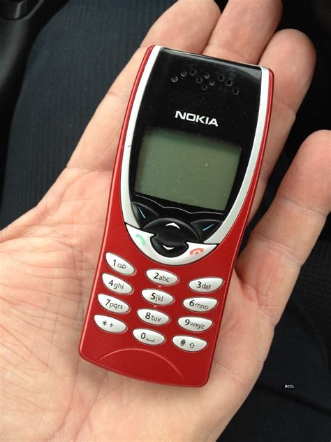 Nokia 8210 1999 Nokia Released Its Smallest And Lightest Phone Nokia
