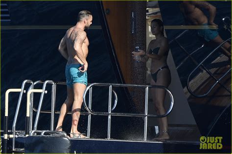 Ricky Martin Husband Jwan Yosef Enjoy A Shirtless Day At Sea In Italy