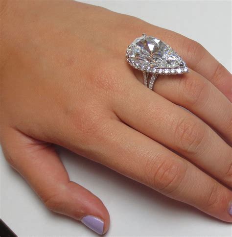 15 Carat Diamond Ring What Does A 15 Carat Diamond Ring Look Like