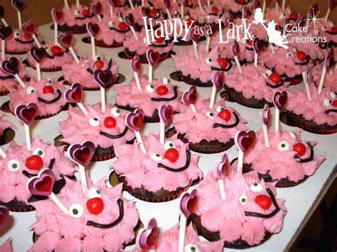 Valentines Cupcakes Love Bugs Valentines Sweets Valentines Cupcakes