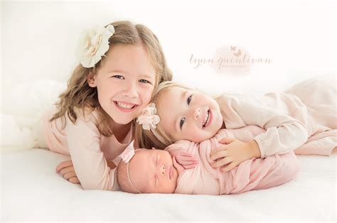 Massachusetts Newborn Sibling Photographer Lynn Quinlivan Photography