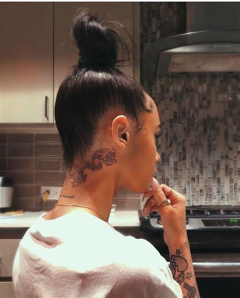 Tadiorx 🦋 In 2020 Stylist Tattoos Girl Neck Tattoos Neck Tattoos Women