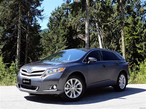 Research the 2015 toyota venza at cars.com and find specs, pricing, mpg, safety data, photos, videos, reviews and local inventory. Fotos de Toyota Venza Redwood Edition 2015