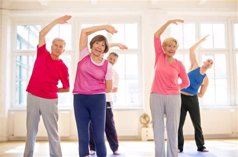 Aconsejan ejercicio aeróbico y dieta rica en proteínas para prevenir la fragilidad del anciano