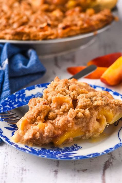 This Peach Crumb Pie has a buttery, crunchy topping amidst a slew of ...