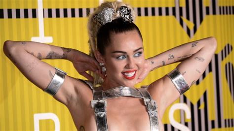 Hot Show Miley Cyrus Flaming Lips Plan Nude Concert