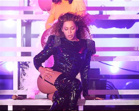 Beyoncé Makes Sizzling Stage Comeback With Coachella 2018 Performance