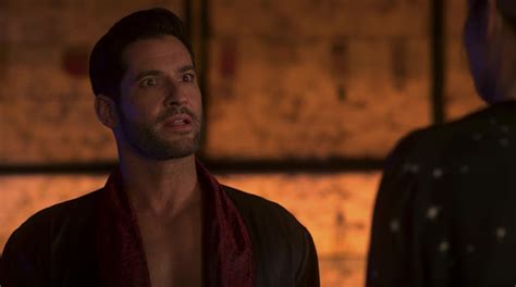 Auscaps Tom Ellis Shirtless In Lucifer 4 10 Whos Da New King Of Hell