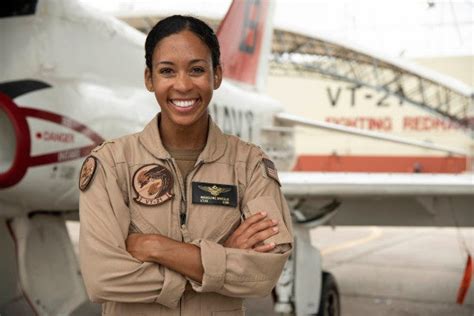 Lt J G Madeline Swegle The First Black Woman To Become A Navy Tactical Aircraft Pilot Earned