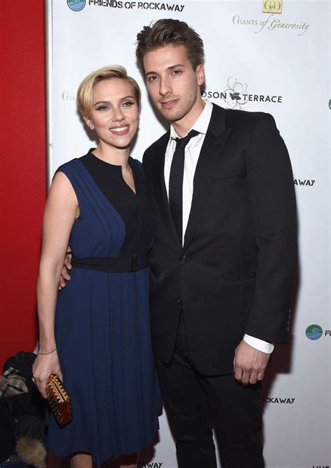 Scarlett And Hunter Johansson Celebrity Siblings Scarlett Johansson Celebrity Twins