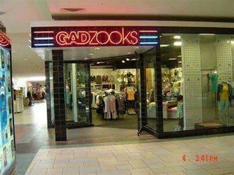 Mall Stores Of The 80s And 90s We Miss A Look Back Mall Stores